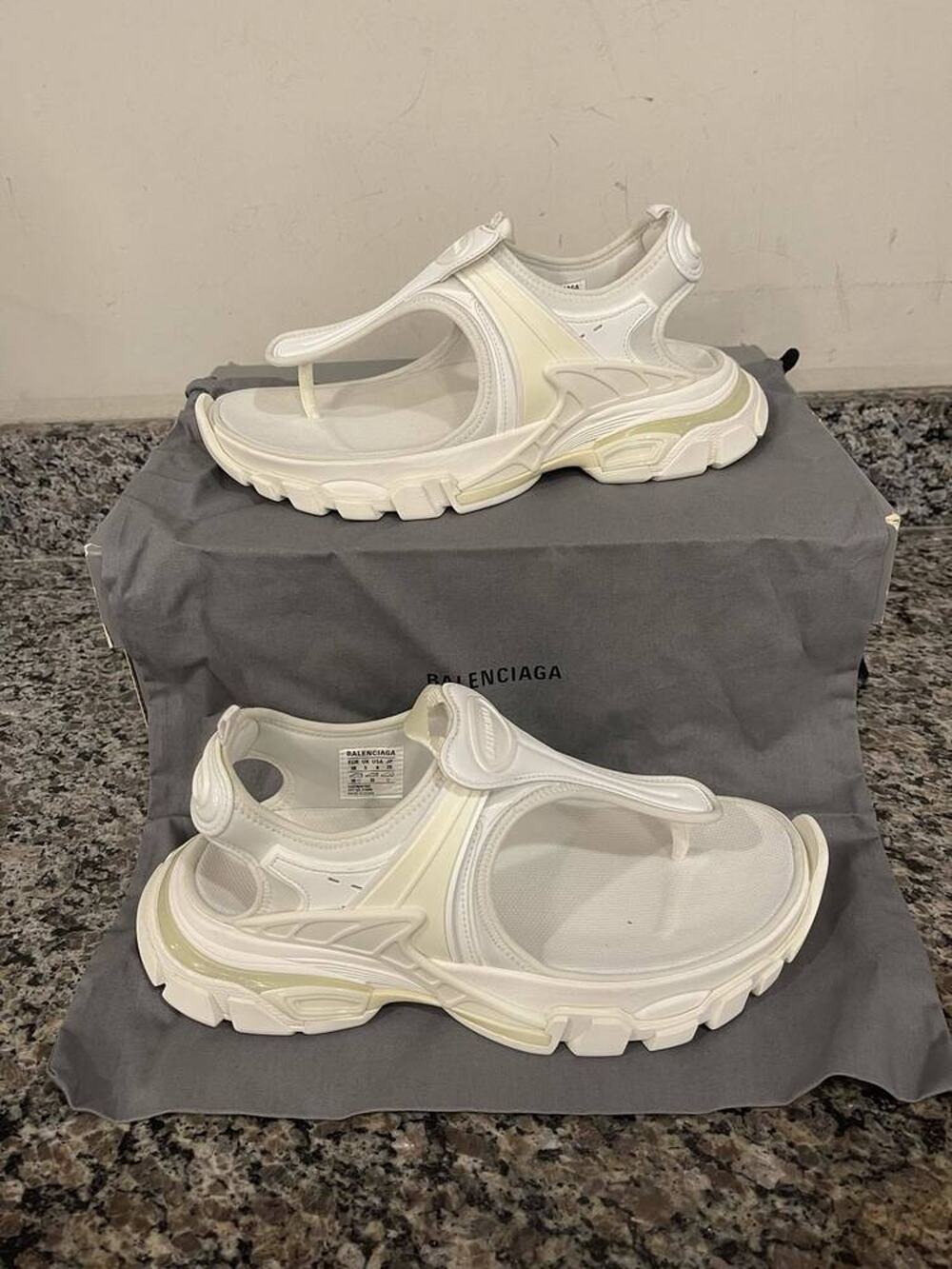 Balenciaga Women's Track Sandal Thong Sneaker EU-38 / US-8 SPBJKI 341243